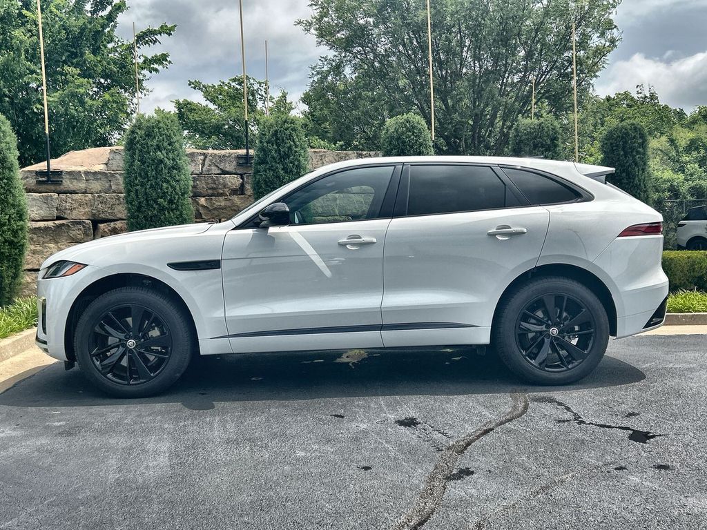 2025 Jaguar F-PACE R-Dynamic S - Photo 2
