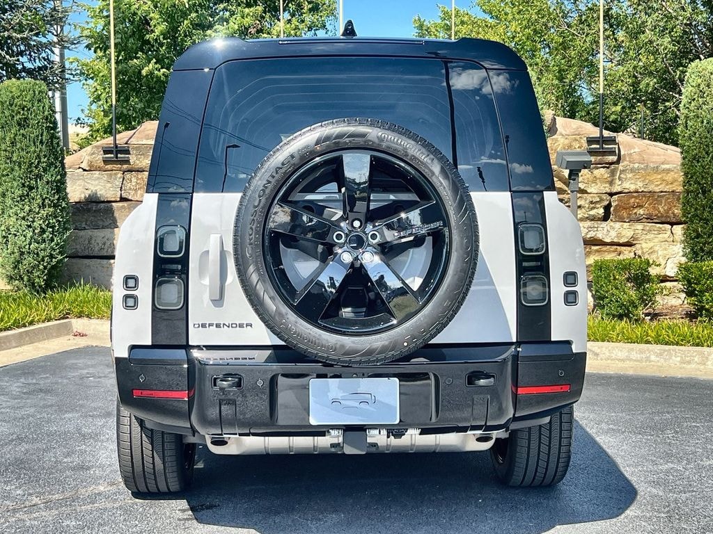 New 2026 Land Rover Defender 130 400PS X-Dynamic SE SUV