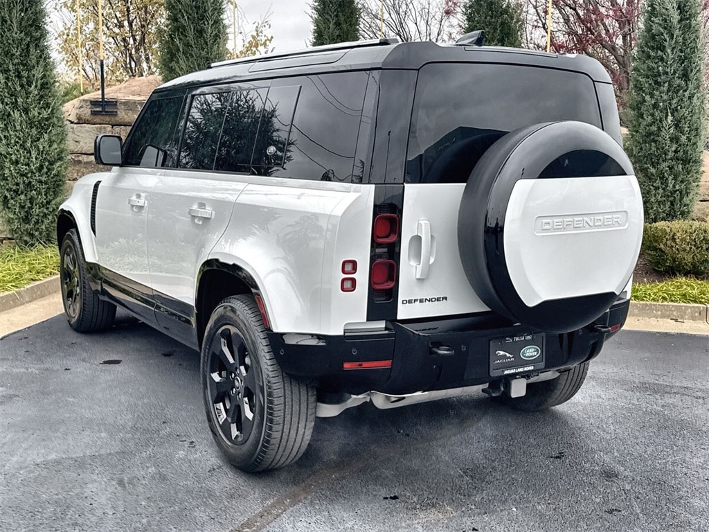 Used 2024 Land Rover Defender 110 X-Dynamic SE SUV