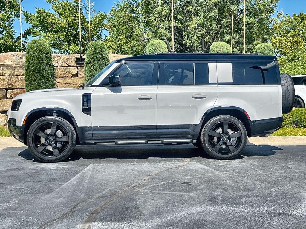 New 2026 Land Rover Defender 130 400PS X-Dynamic SE SUV