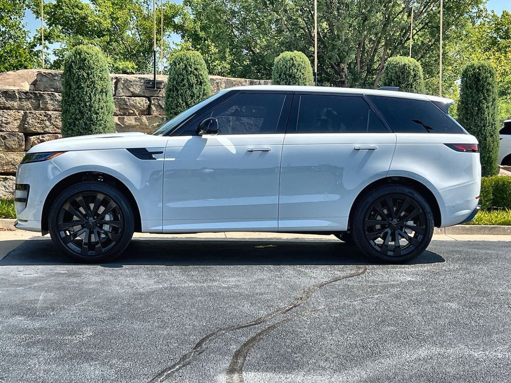New 2026 Land Rover Range Rover Sport Dynamic SE SUV