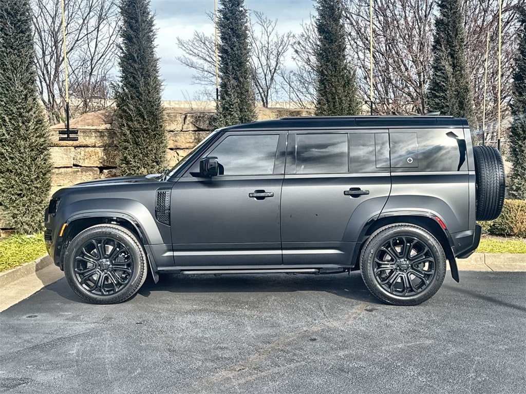 New 2026 Land Rover Defender 110 Octa Black Octa Black Edition 635PS SUV