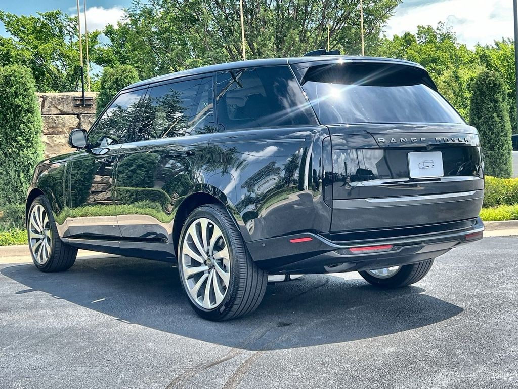 New 2026 Land Rover Range Rover SE SUV