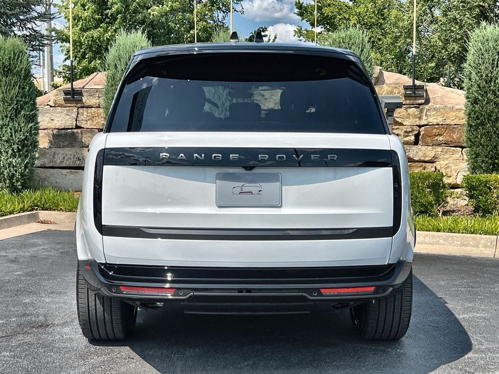 New 2026 Land Rover Range Rover SE SUV