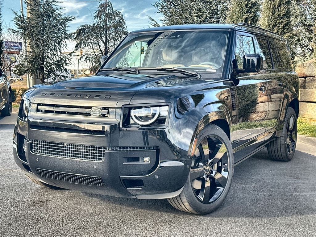 2026 Land Rover Defender V8's photo