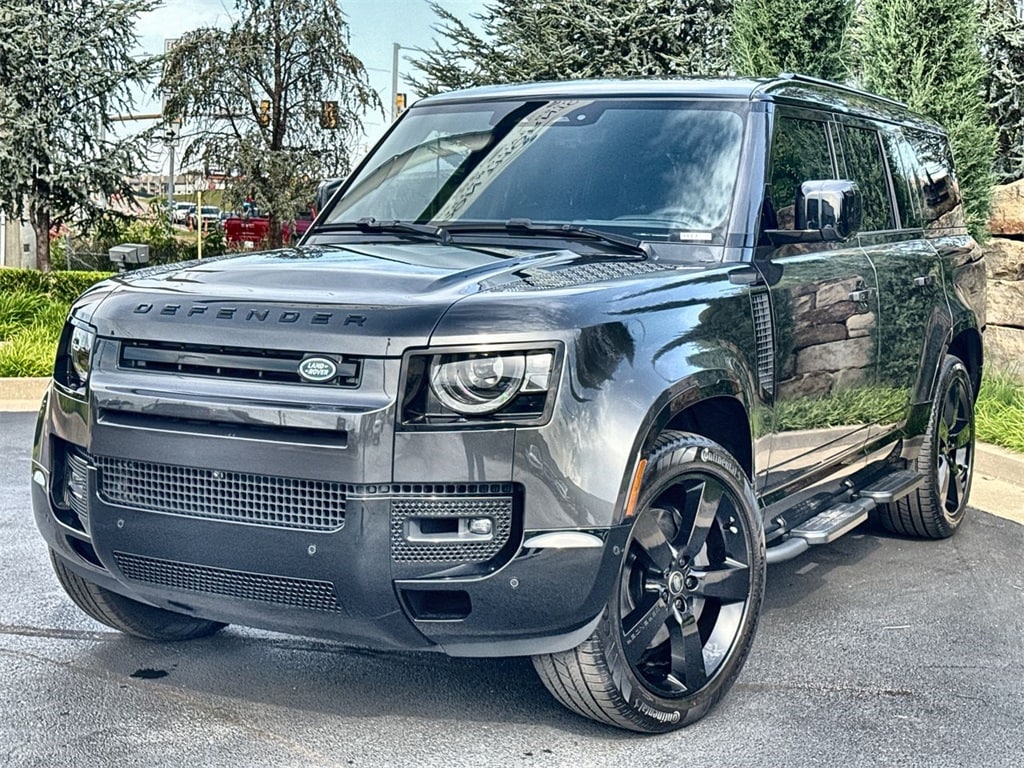 2025 Land Rover Defender X-Dynamic SE's photo