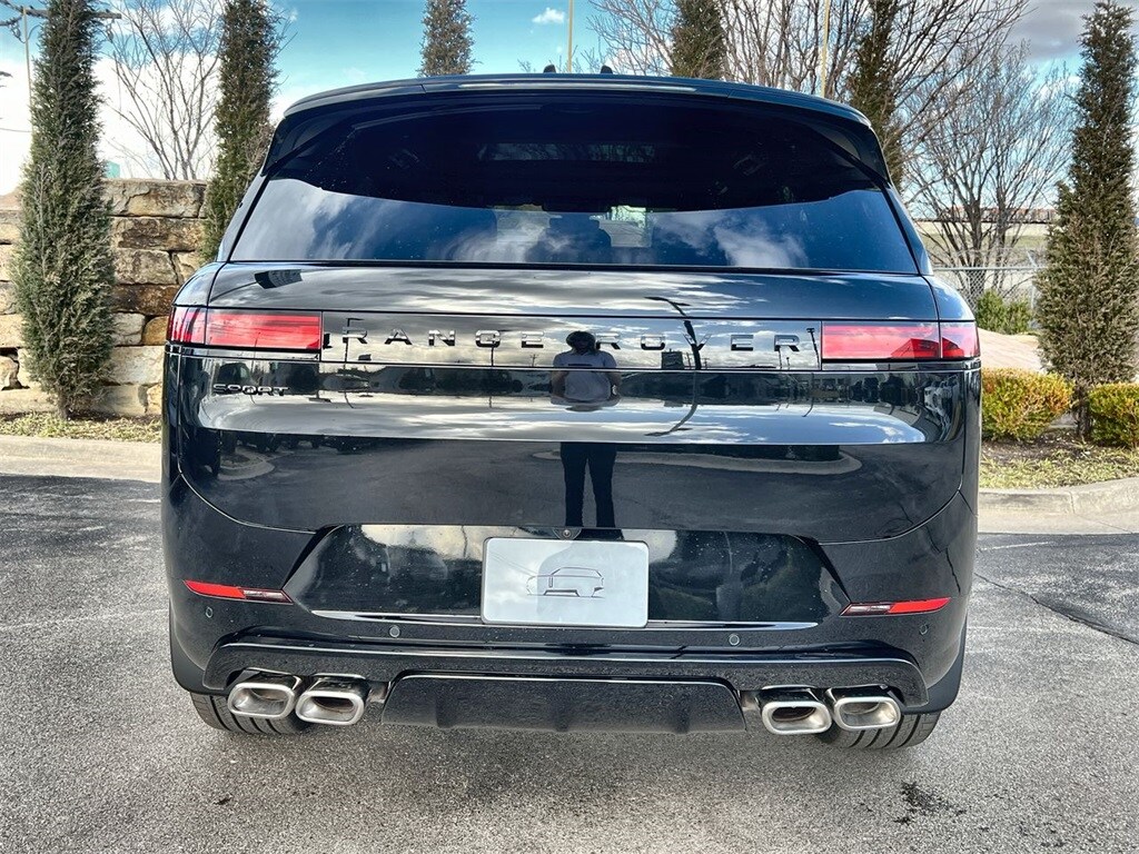 2025 Land Rover Range Rover Sport SE photo 4
