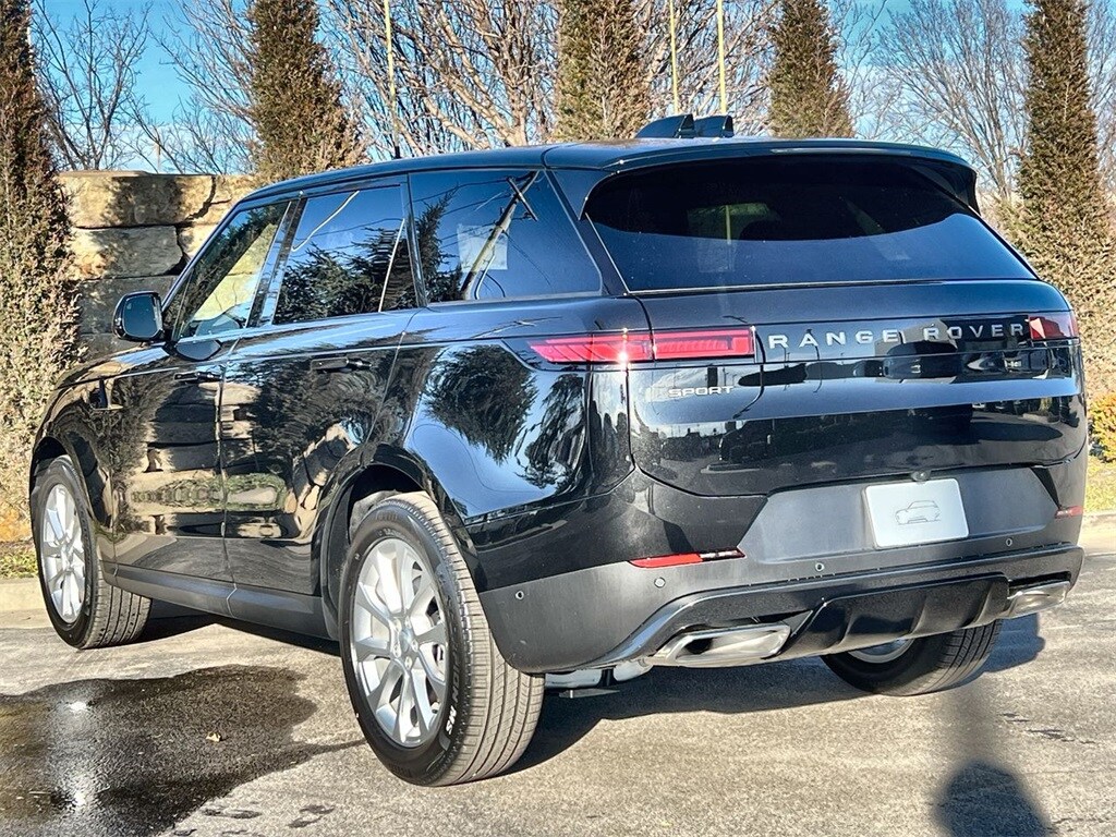 2025 Land Rover Range Rover Sport photo 3