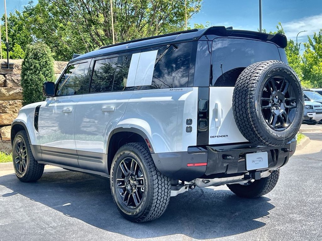 New 2026 Land Rover Defender 110 S 300PS SUV