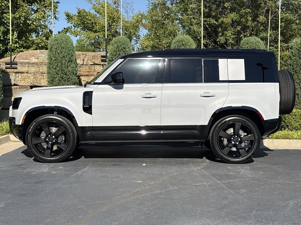 New 2026 Land Rover Defender 110 400PS X-Dynamic SE SUV
