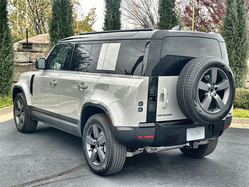 2026 Land Rover Defender 110 S photo 3