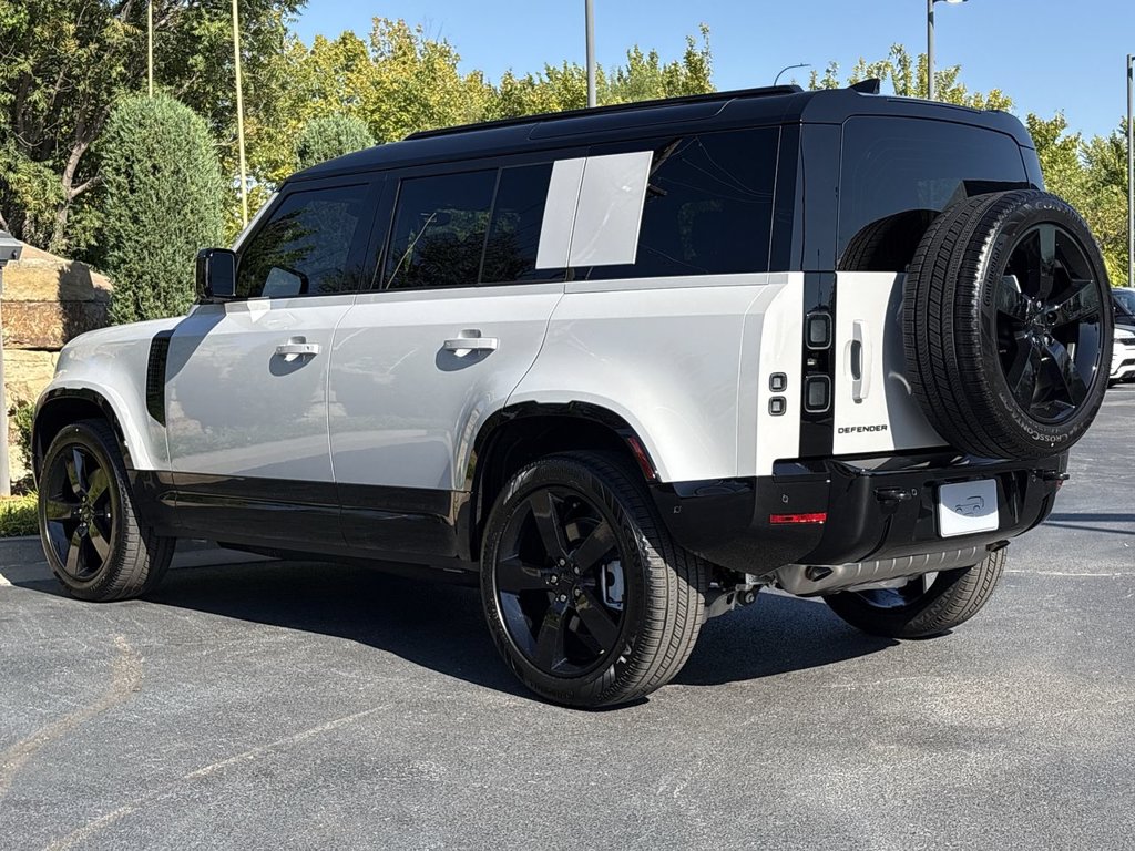 New 2026 Land Rover Defender 110 400PS X-Dynamic SE SUV