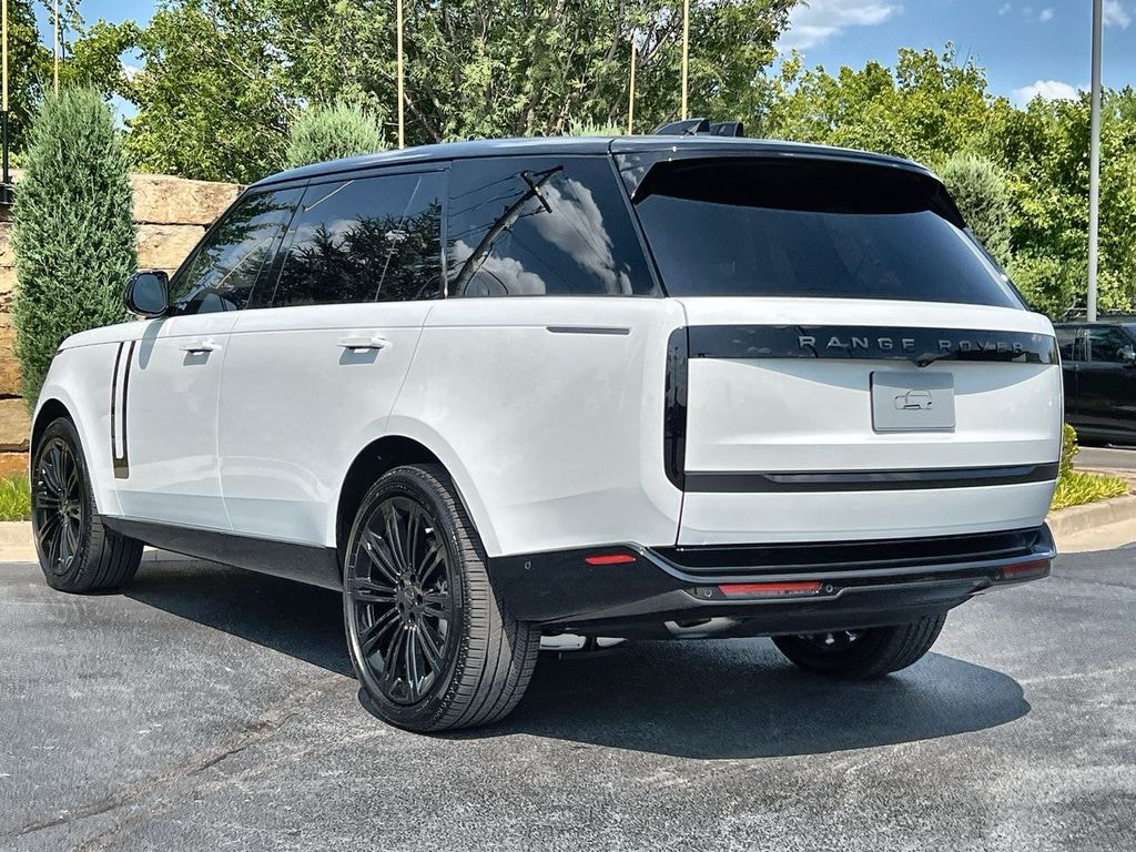 New 2026 Land Rover Range Rover SE SUV