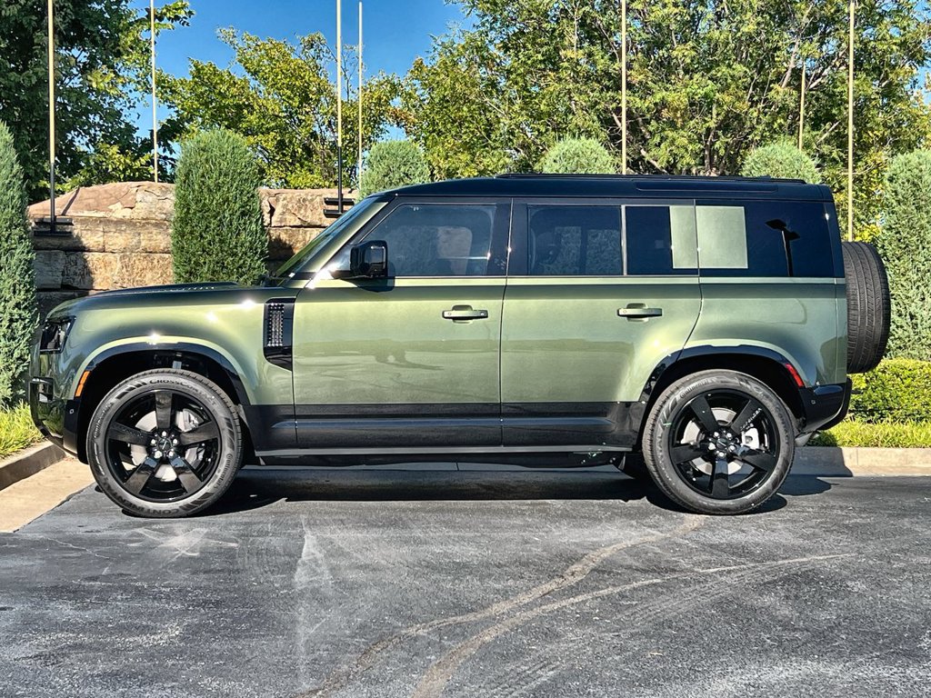 New 2026 Land Rover Defender 110 400PS X-Dynamic SE SUV