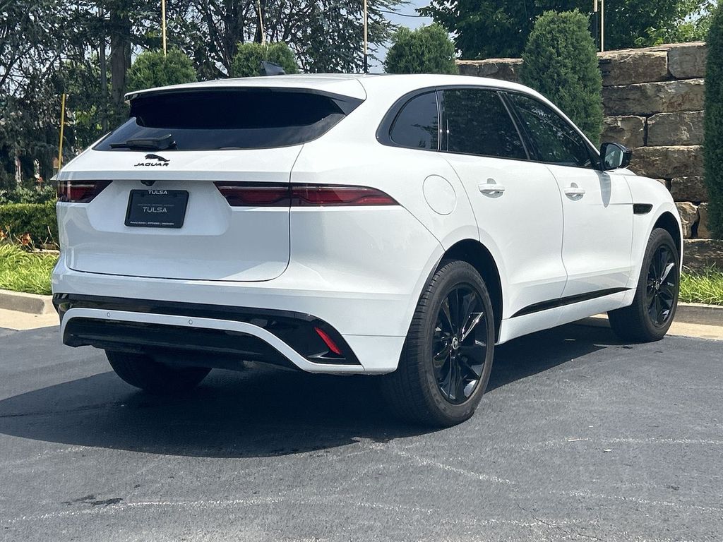 2025 Jaguar F-PACE R-Dynamic S - Photo 5