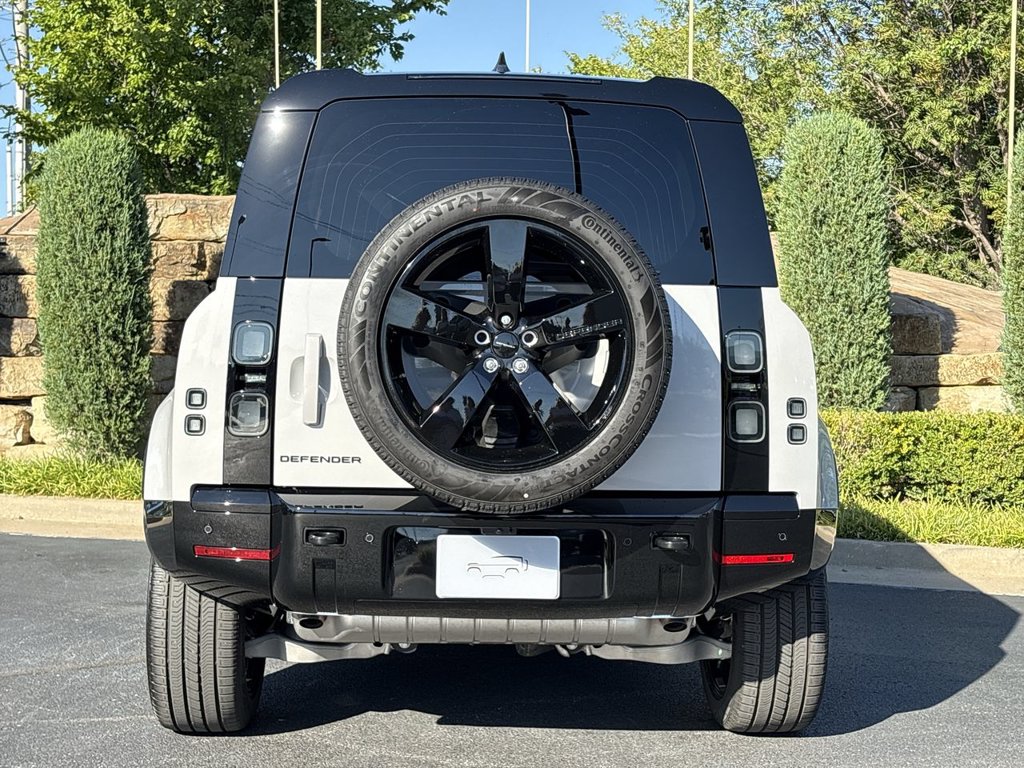 New 2026 Land Rover Defender 110 400PS X-Dynamic SE SUV