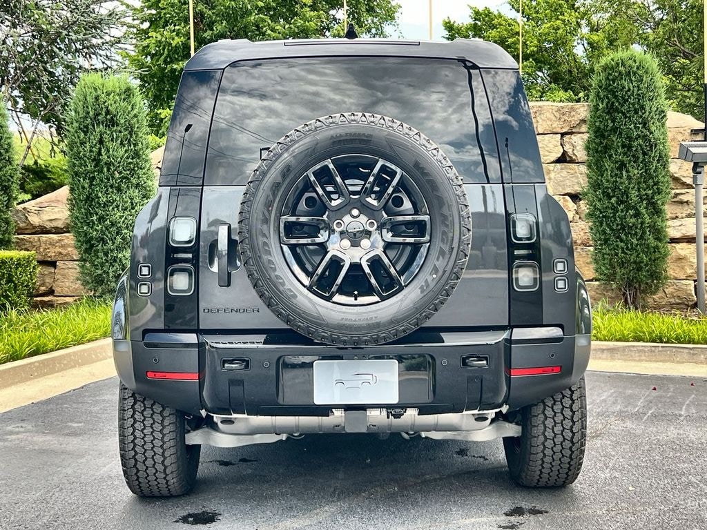 New 2026 Land Rover Defender 110 S 300PS SUV