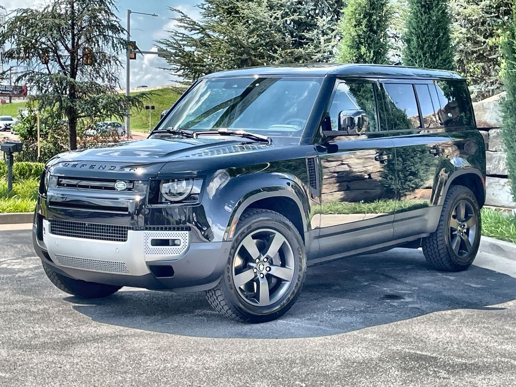 2024 Land Rover Defender 110 SE P400's photo