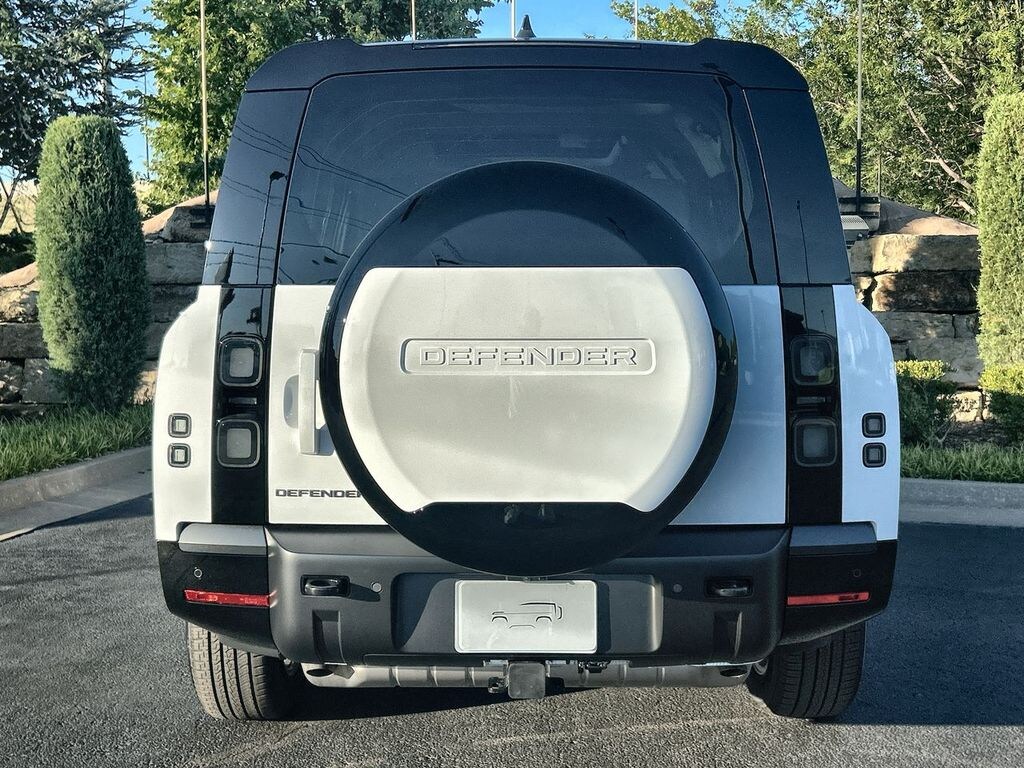Used 2026 Land Rover Defender 130 X-Dynamic SE SUV