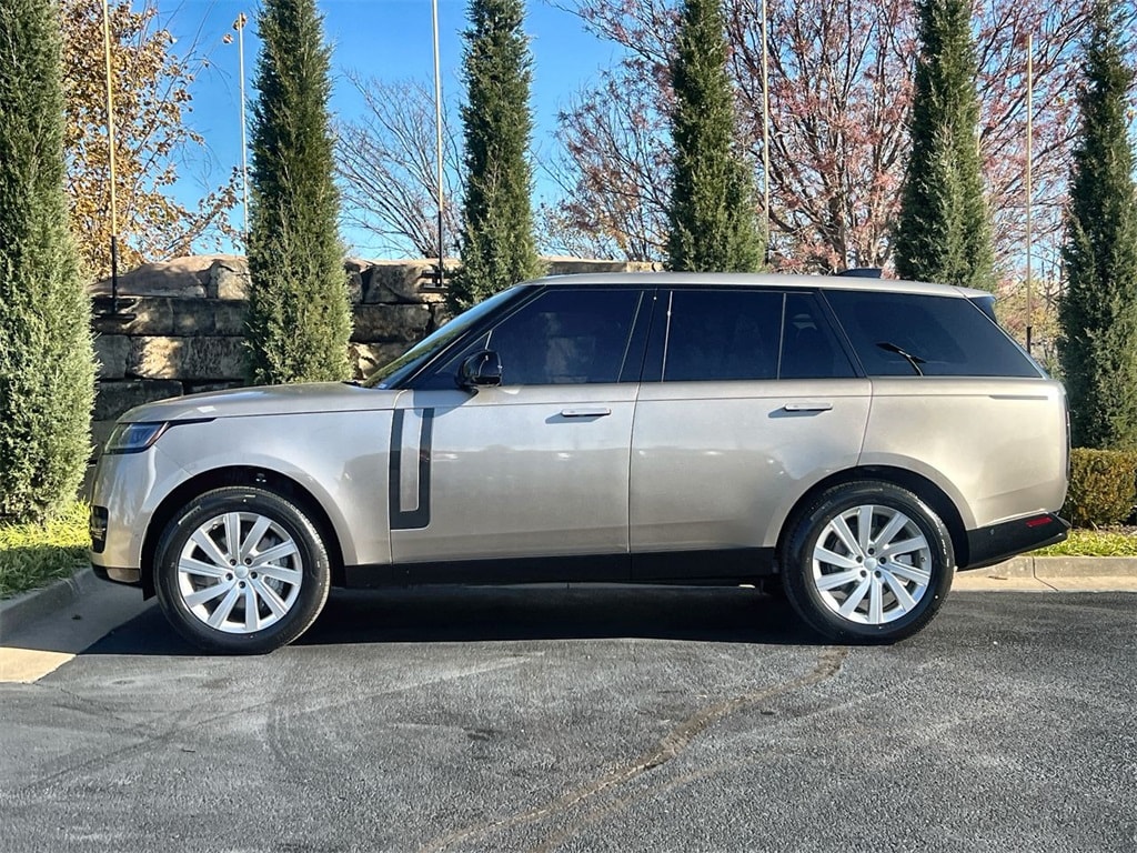 New 2025 Land Rover Range Rover SE SUV