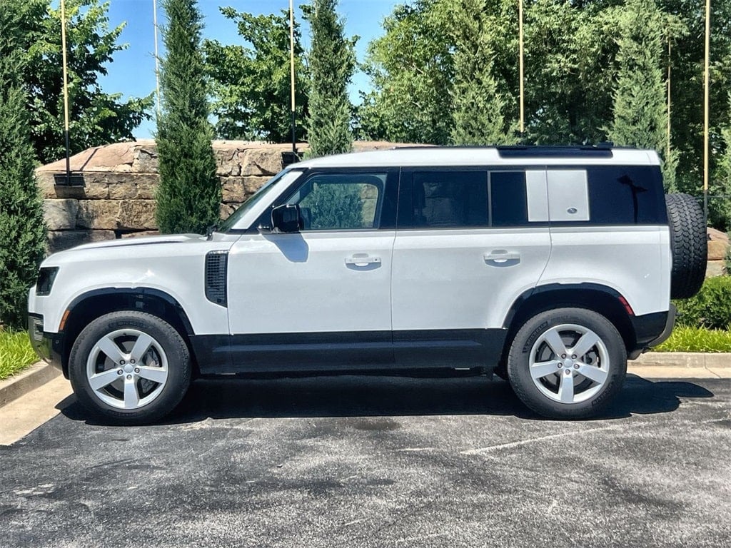 Certified 2022 Land Rover Defender X-Dynamic SE with VIN SALE27RU0N2067880 for sale in Tulsa, OK