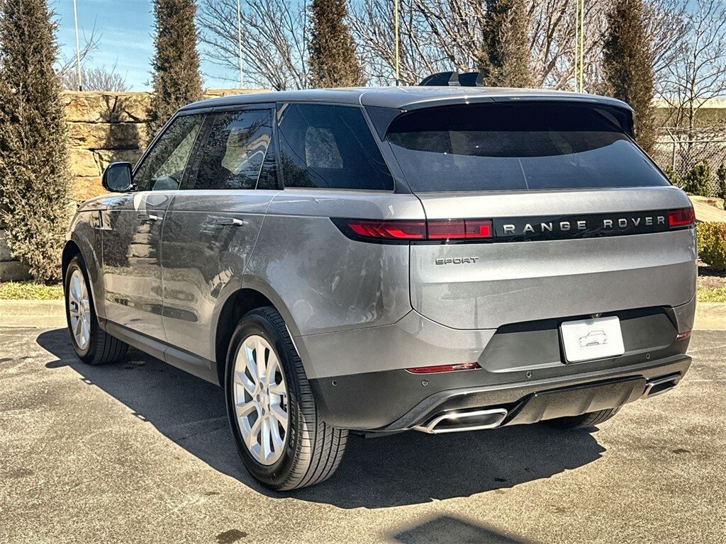 2025 Land Rover Range Rover Sport photo 3