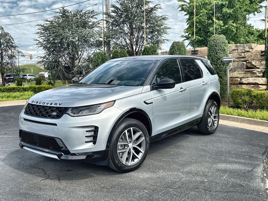 2026 Land Rover Discovery Sport 2.0 Landmark Edition's photo