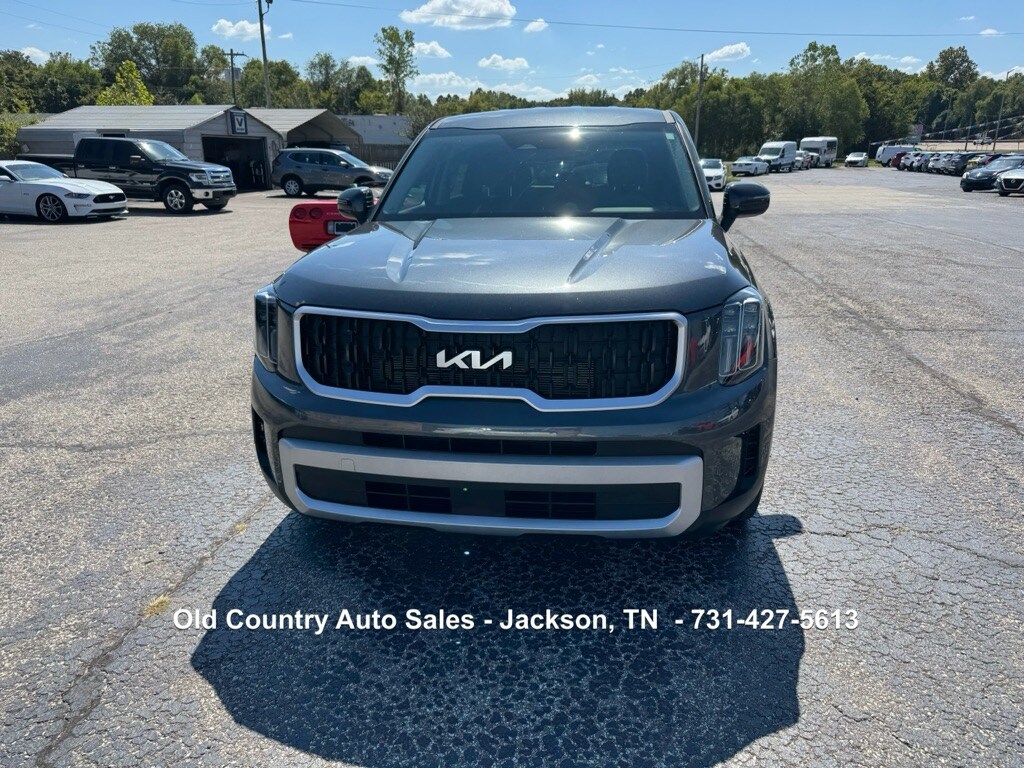 2024 Kia Telluride LX photo 3
