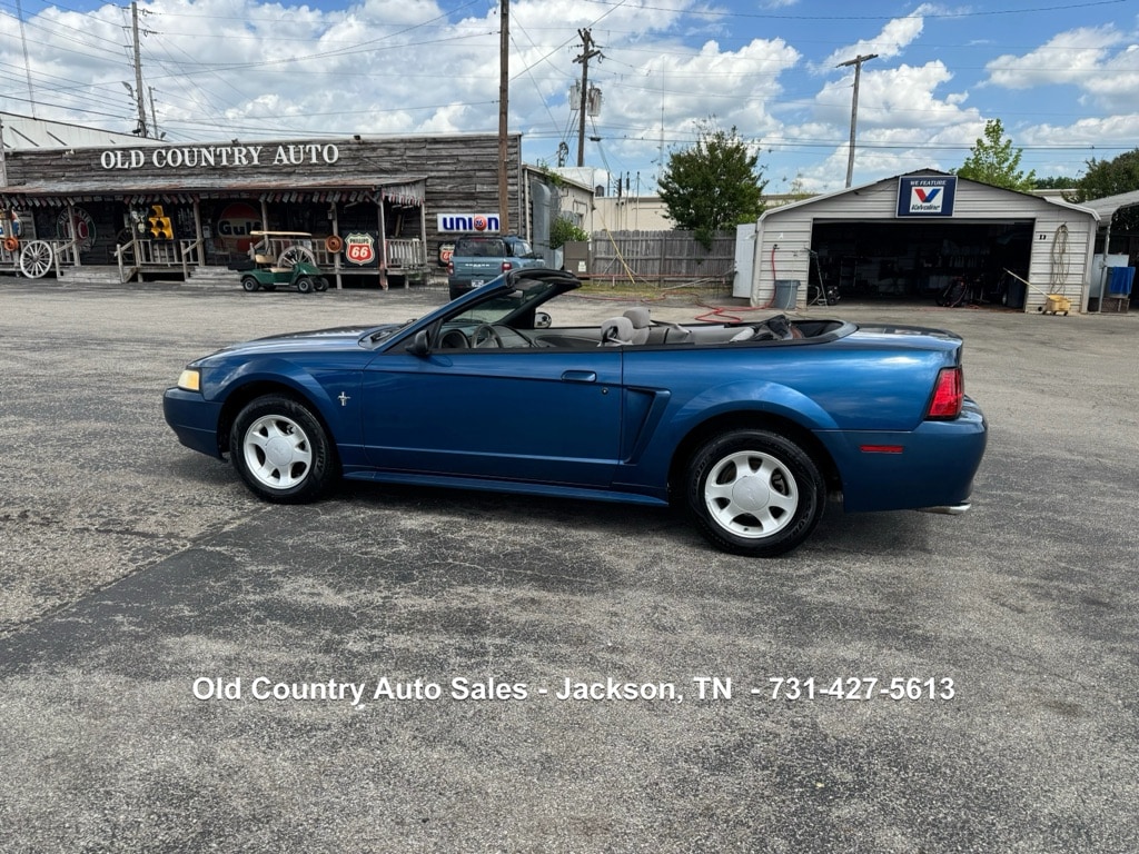 2000 Ford Mustang Base