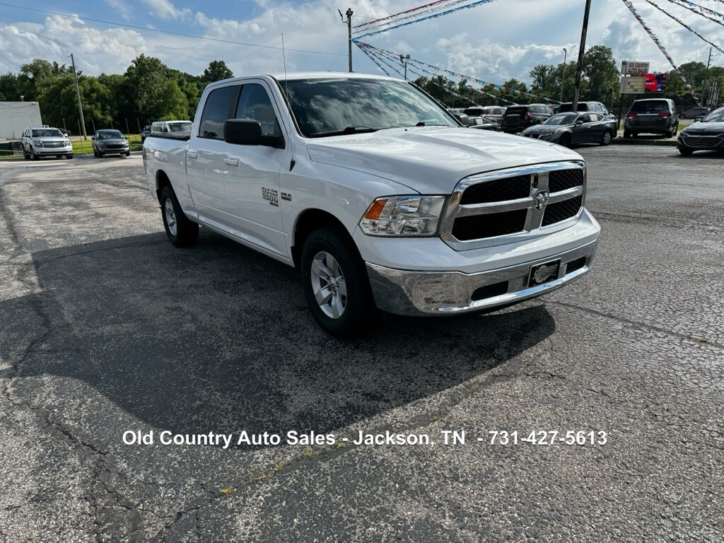 2019 Ram 1500 Classic SLT photo 3