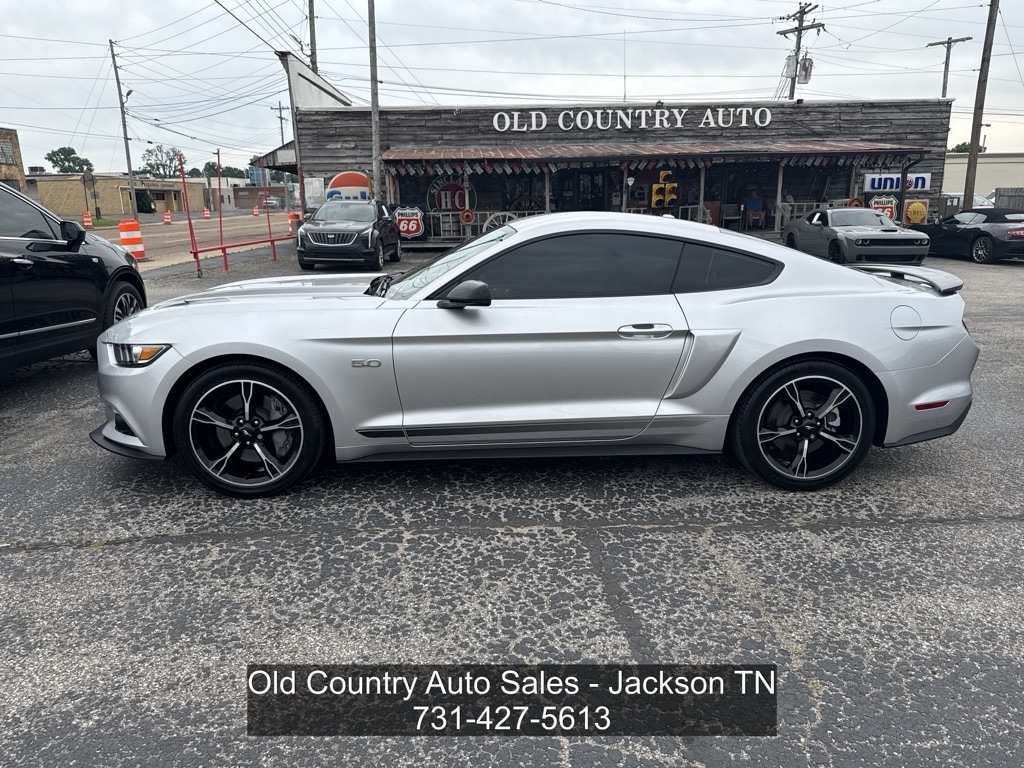 2017 Ford Mustang GT Coupe Premium's photo