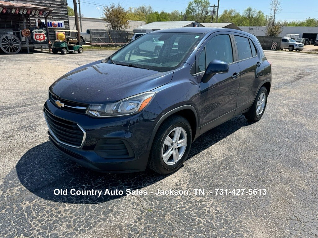 2019 Chevrolet Trax LS photo 2