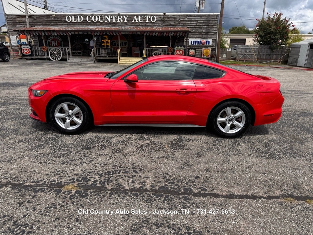  2016 Ford Mustang V6 Coupe RWD   