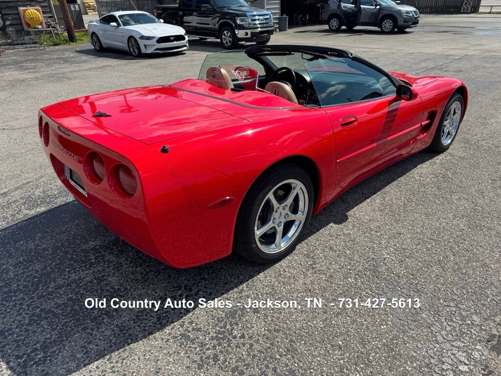 2001 Chevrolet Corvette photo 2
