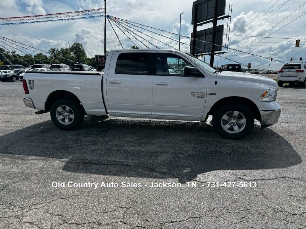 2019 Ram 1500 Classic SLT photo 4