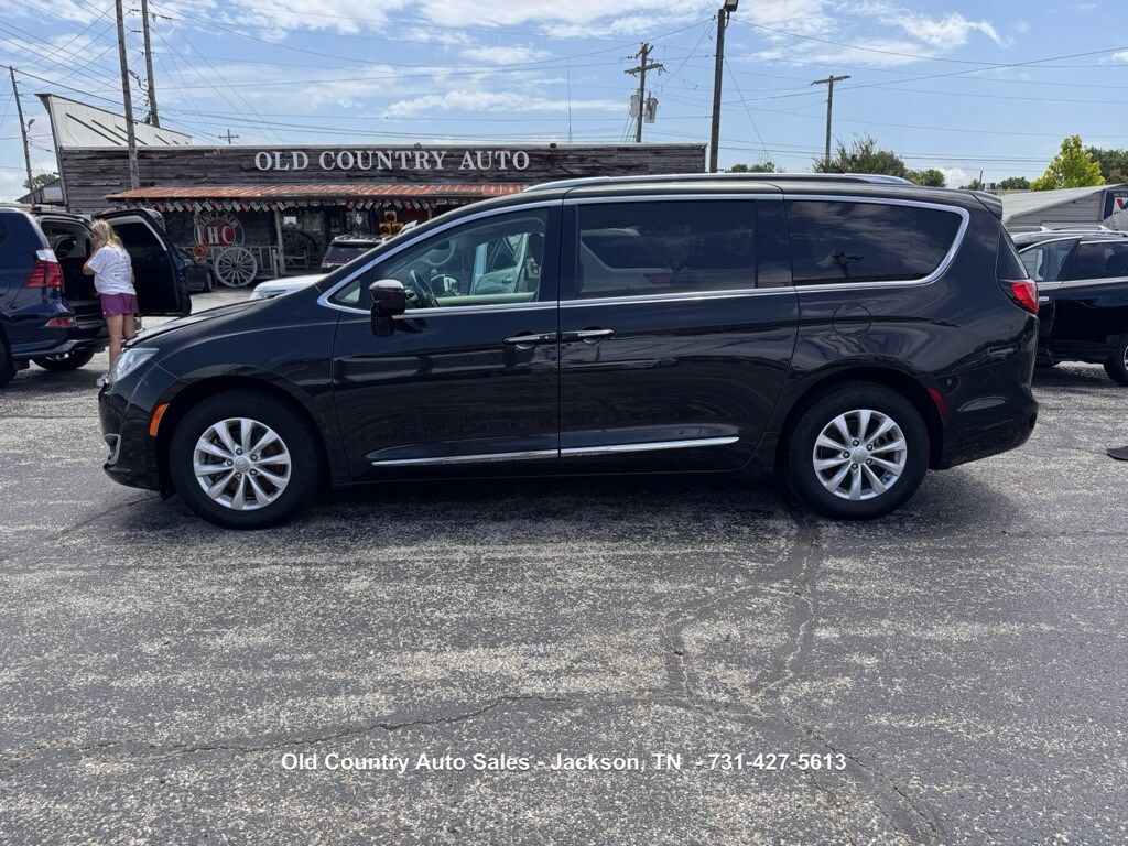 2019 Chrysler Pacifica Touring L FWD