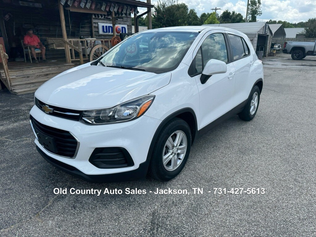 2020 Chevrolet Trax LS photo 2