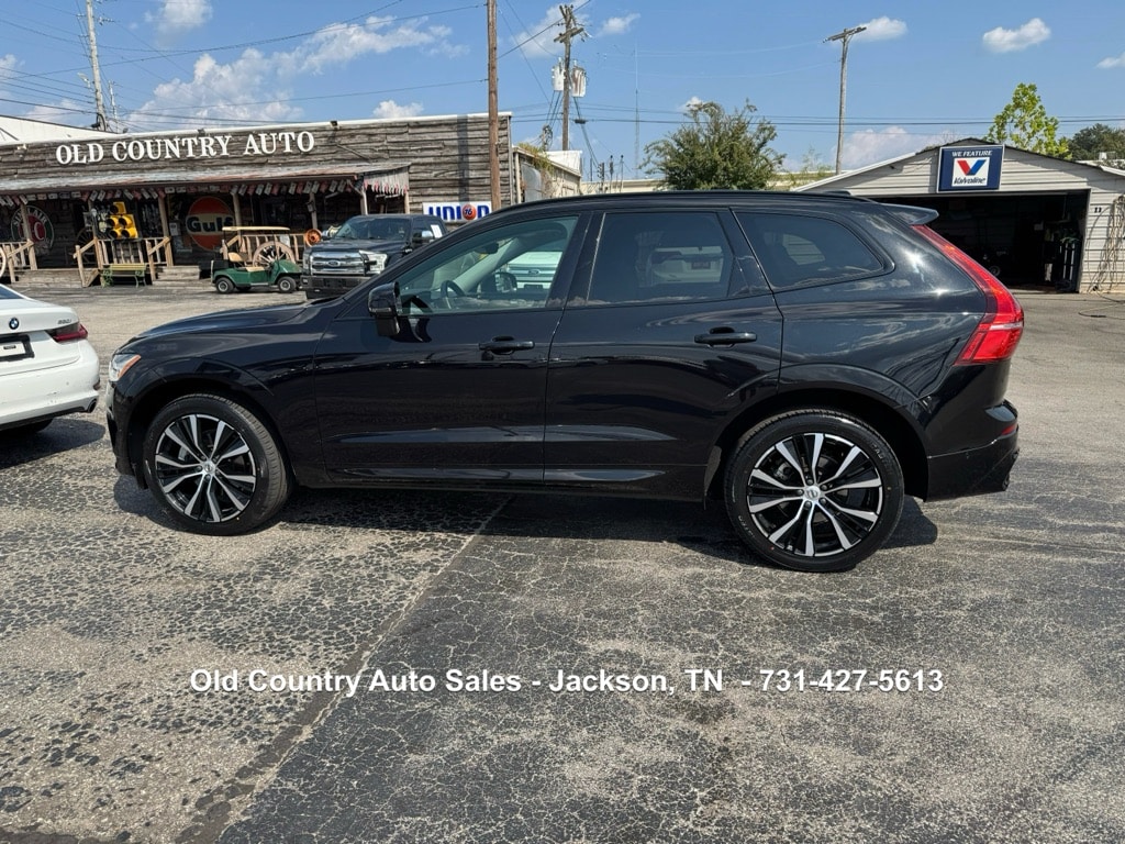 2024 Volvo XC60 Plus's photo