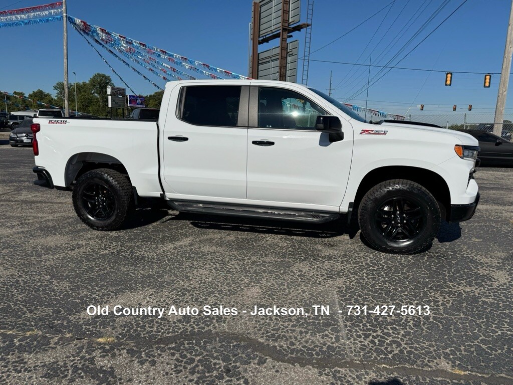 2023 Chevrolet Silverado Trail Boss LT photo 3