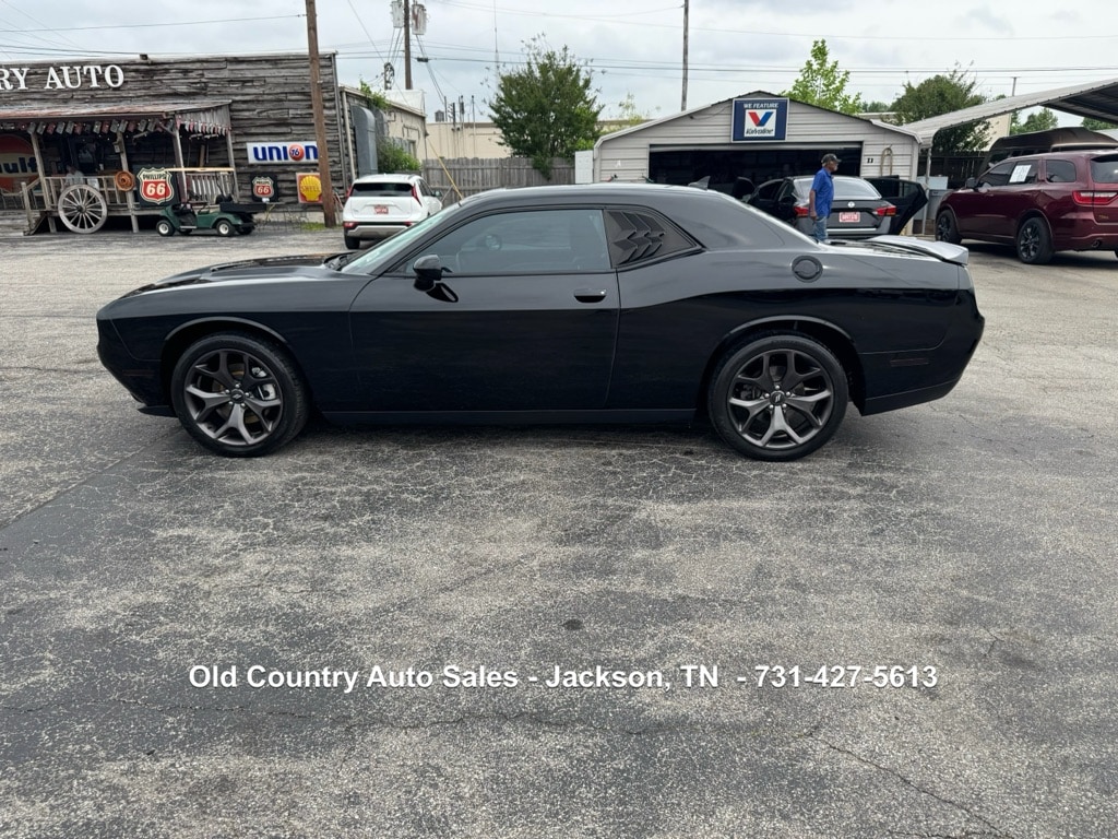 Used 2018 Dodge Challenger SXT Coupe