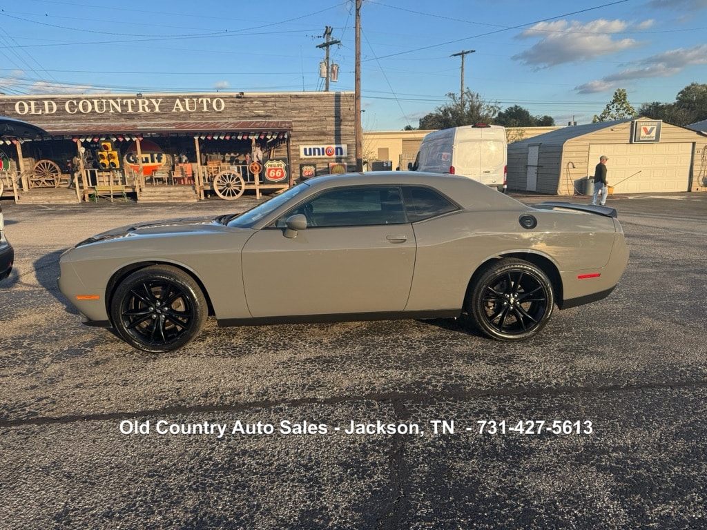 Used 2018 Dodge Challenger SXT Coupe