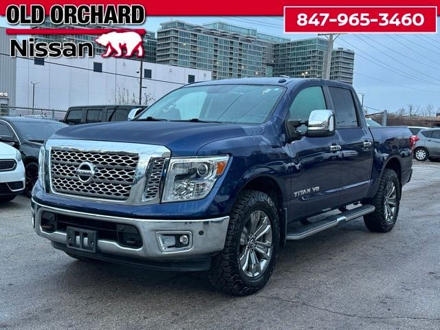2019 Nissan Titan SL's photo