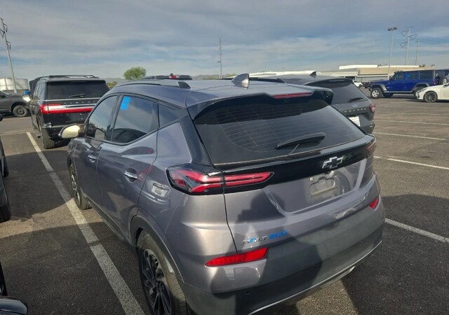 2022 Chevrolet Bolt EUV Premier photo 3