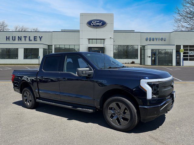2024 Ford F-150 Lightning photo 3