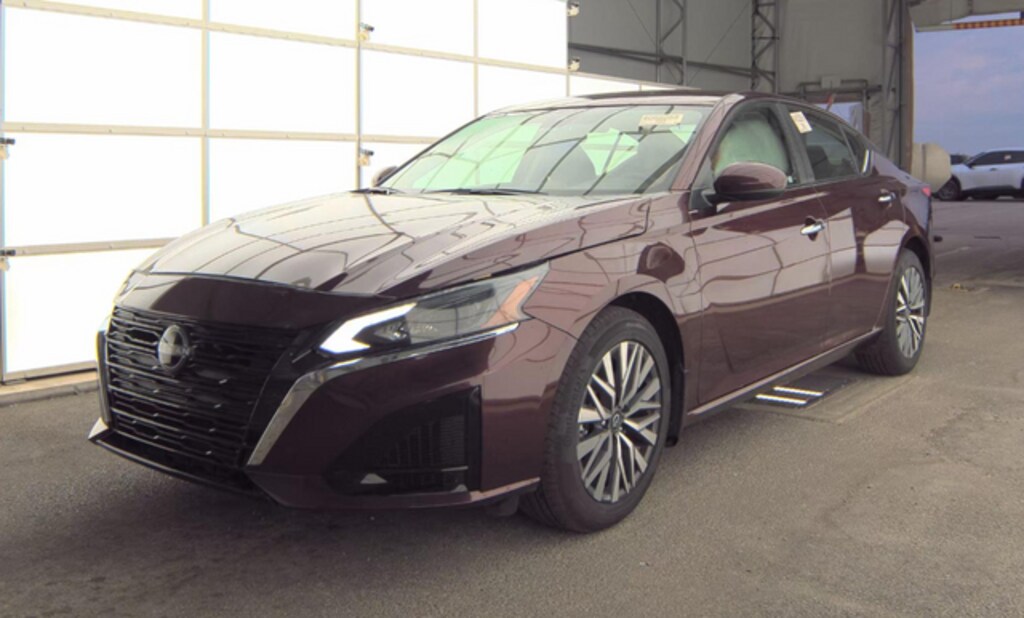 Used 2023 Nissan Altima 2.5 SV Sedan