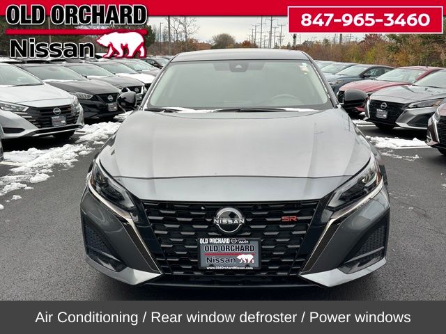 2024 Nissan Altima 2.5 SR photo 2