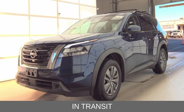 2024 Nissan Pathfinder SV's photo