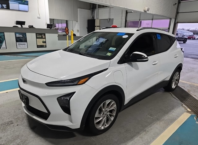 Used 2023 Chevrolet Bolt EUV LT with VIN 1G1FY6S06P4144120 for sale in Skokie, IL