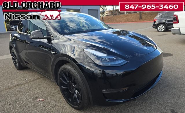 Used 2023 Tesla Model Y Long Range with VIN 7SAYGDEE7PF960392 for sale in Skokie, IL
