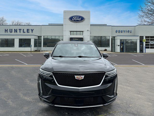 2024 Cadillac XT6 Sport photo 2